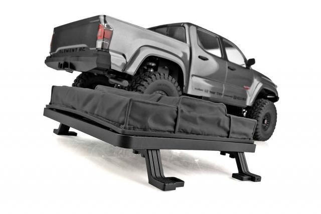 Element RC 1/10 Enduro Knightrunner 4x4 RTR - Black thumbnail 3