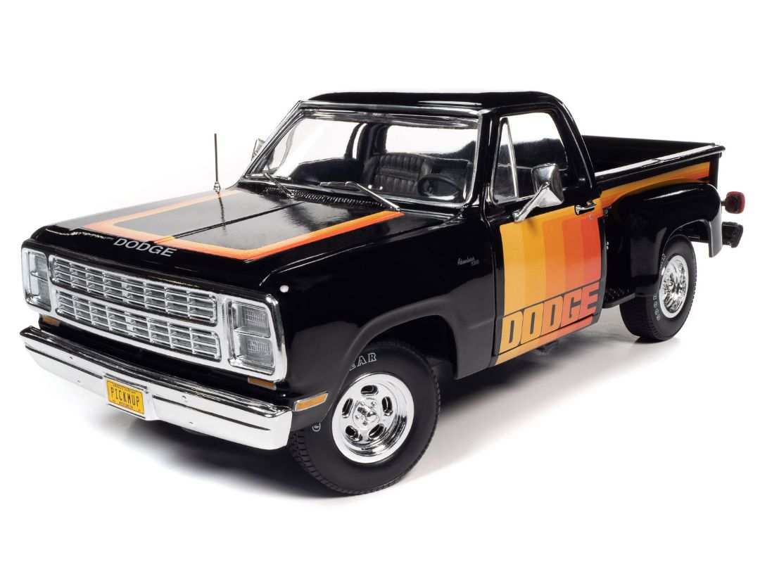 Auto World 1/18 1980 Dodge Pickup Step Side - Black