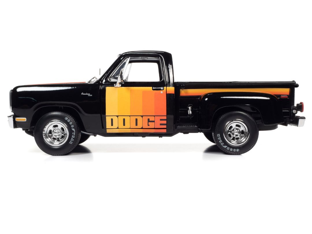 Auto World 1/18 1980 Dodge Pickup Step Side - Black