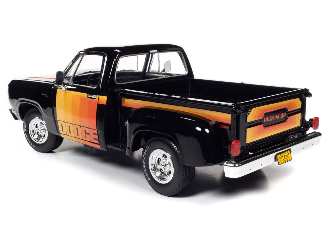 Auto World 1/18 1980 Dodge Pickup Step Side - Black