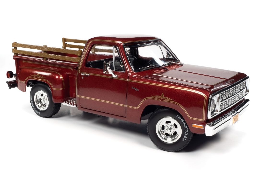 Auto World 1/18 1979 Dodge D100 Stepside Warlock II