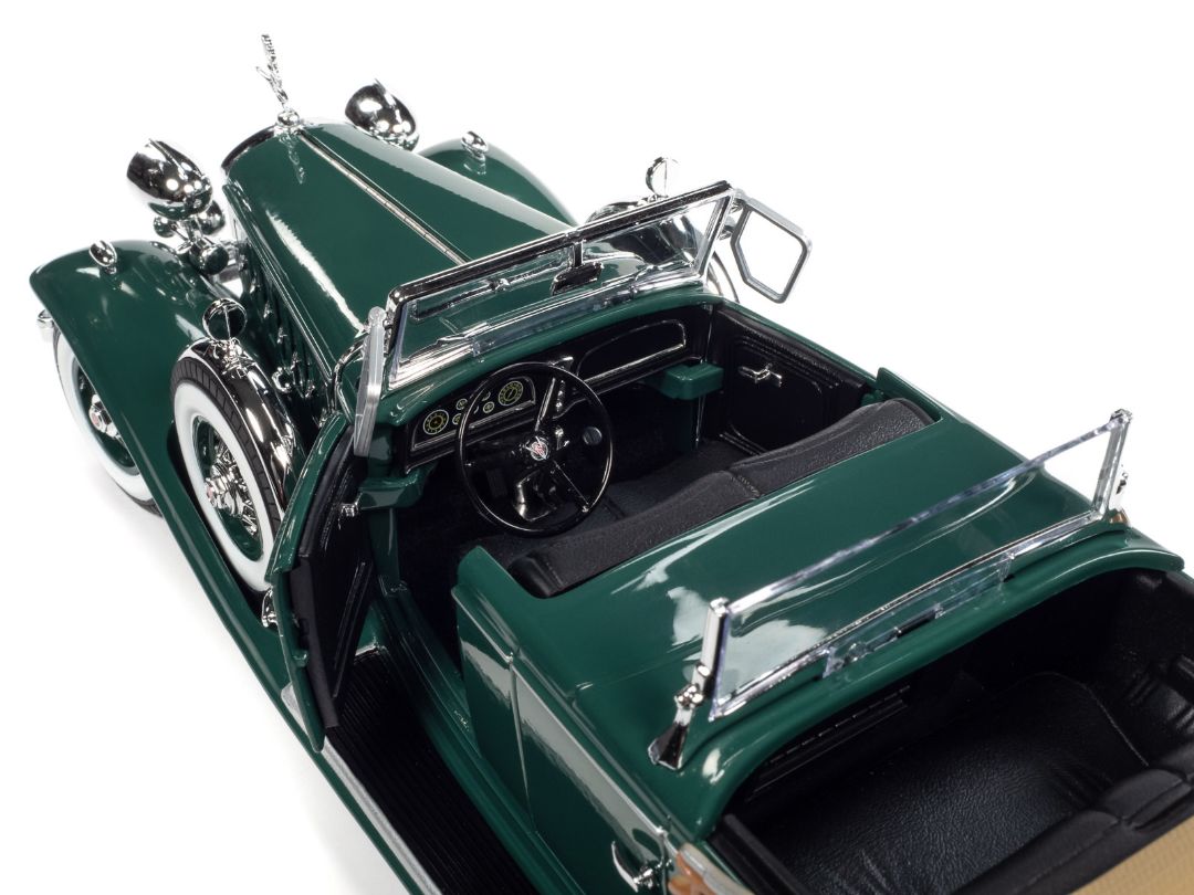 Auto World 1/18 1932 Cadillac V16 Phaeton - Dark Green