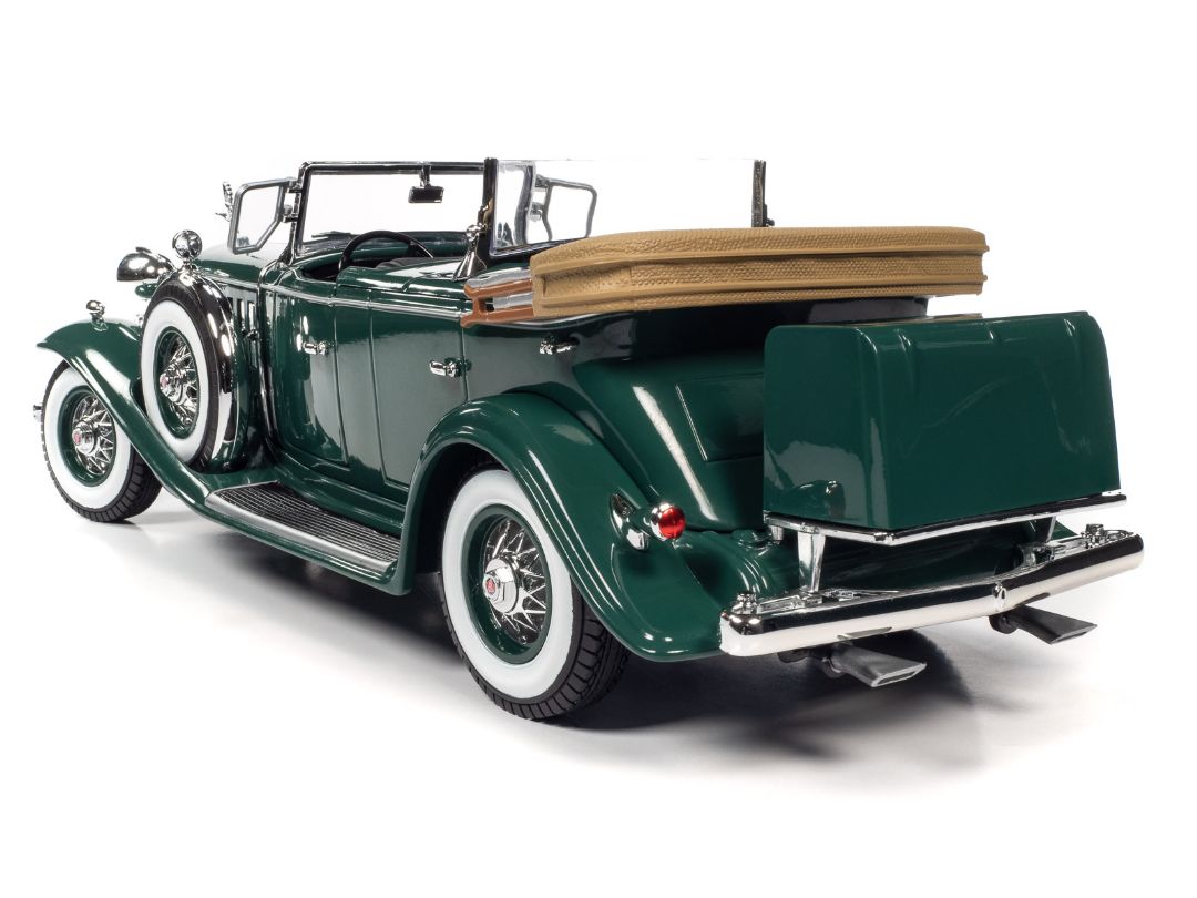 Auto World 1/18 1932 Cadillac V16 Phaeton - Dark Green - Click Image to Close