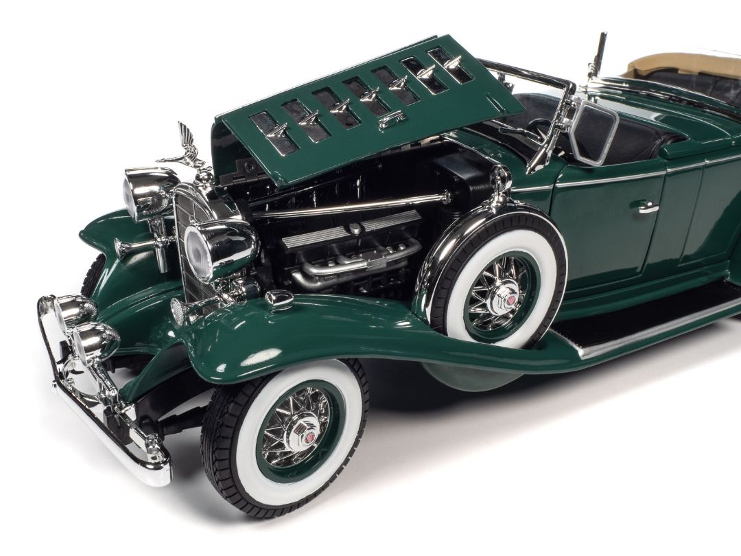 Auto World 1/18 1932 Cadillac V16 Phaeton - Dark Green