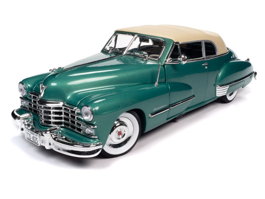 Auto World 1/18 1947 Cadillac Series 62 Cabriolet - Green - Click Image to Close