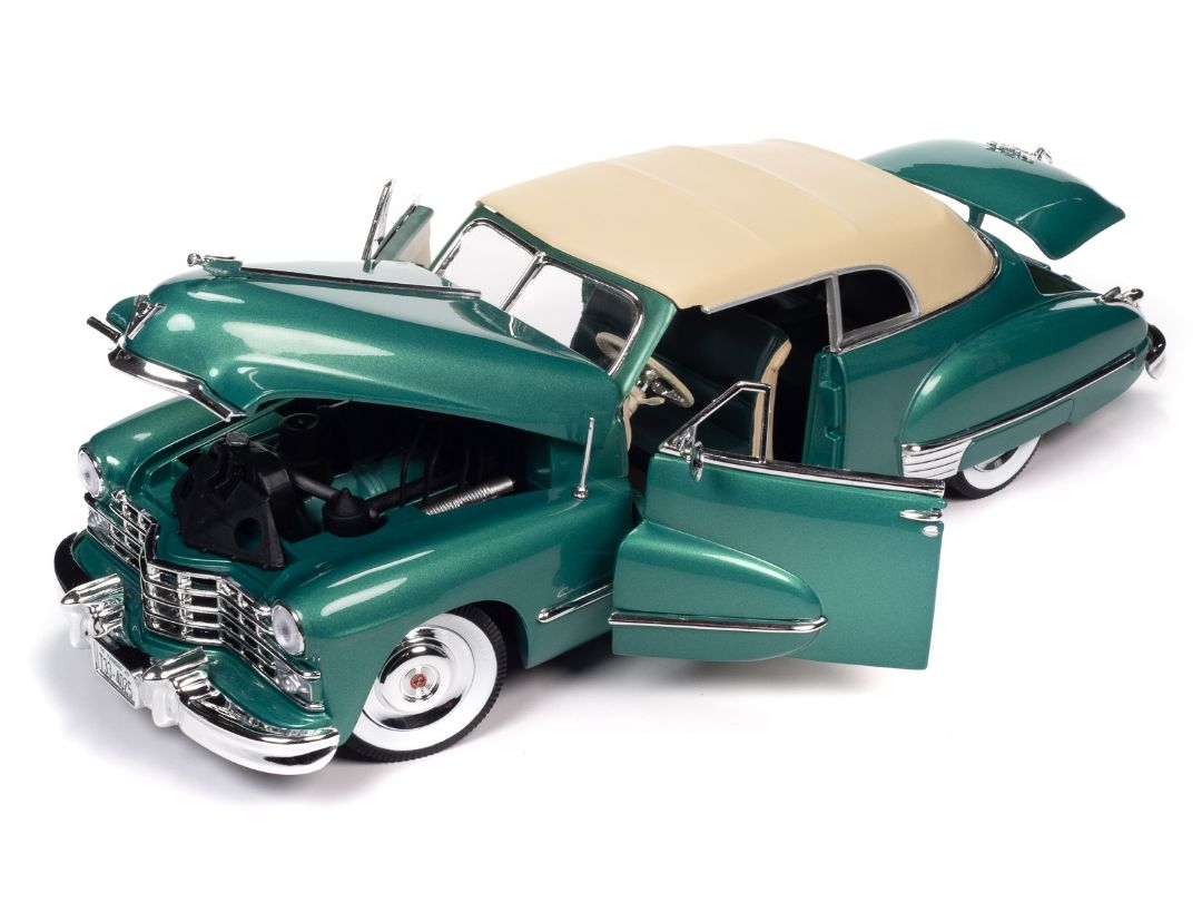 Auto World 1/18 1947 Cadillac Series 62 Cabriolet - Green - Click Image to Close