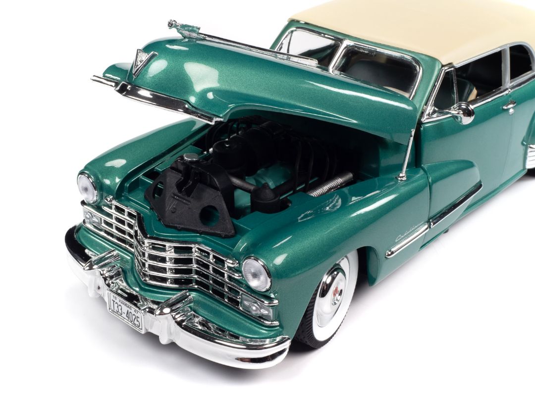 Auto World 1/18 1947 Cadillac Series 62 Cabriolet - Green - Click Image to Close