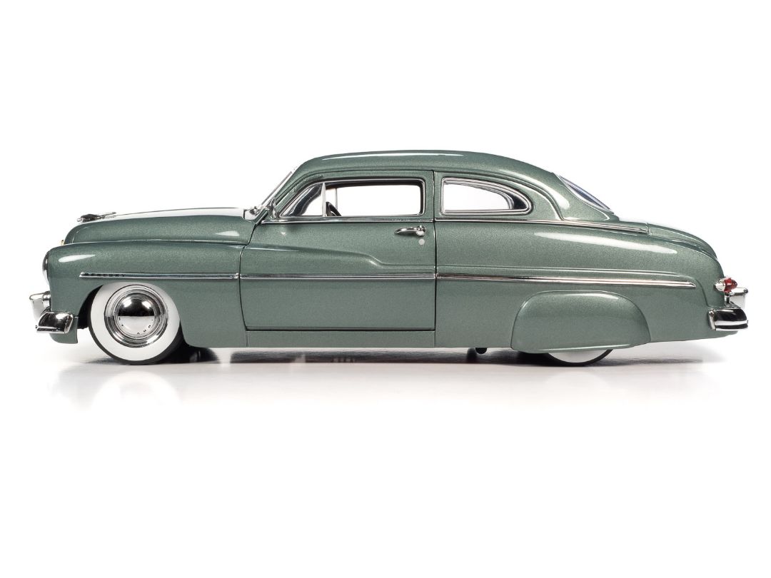 Auto World 1/18 1949 Mercury Eight Coupe - Berwick Green