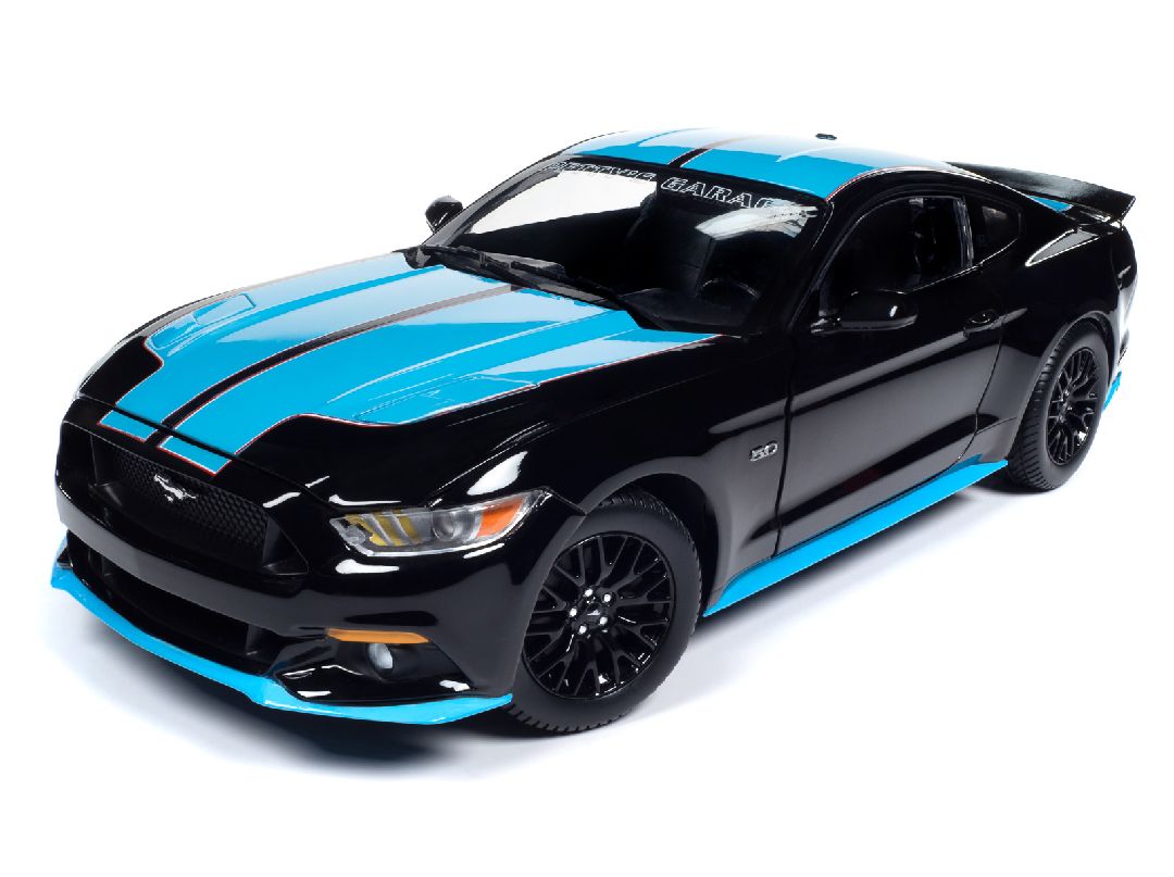 Auto World 1/18 2015 Ford Mustang Petty's Garage