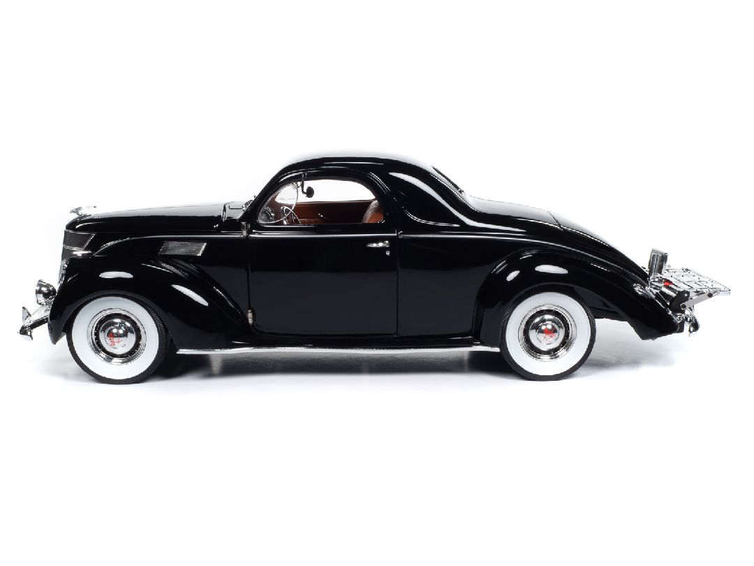 Auto World 1/18 1937 Lincoln Zephyr