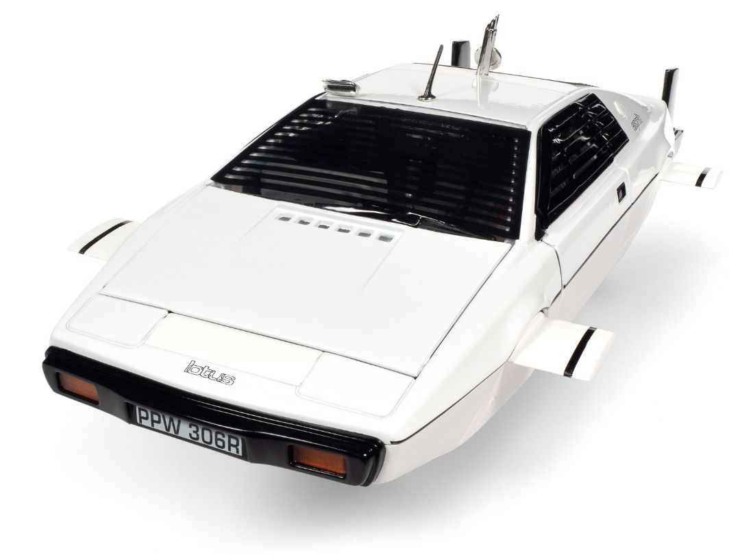 Auto World 1/18 James Bond 1971 Lotus Espirit - Lotus White