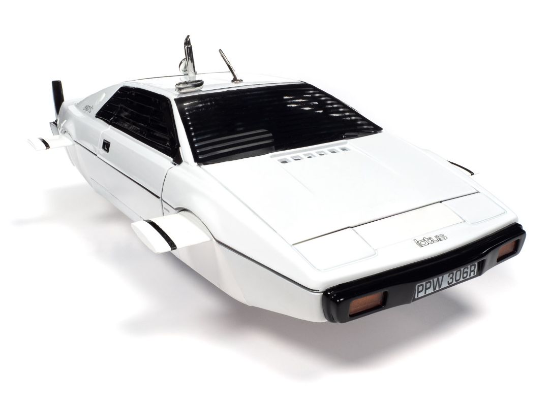 Auto World 1/18 James Bond 1971 Lotus Espirit - Lotus White - Click Image to Close