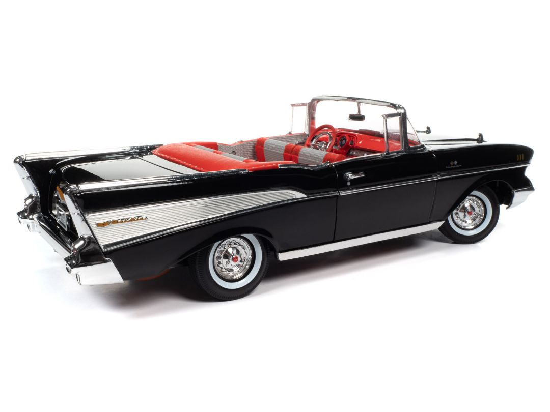 Auto World 1/18 James Bond 1957 Chevrolet Bel Air Convertible - Click Image to Close