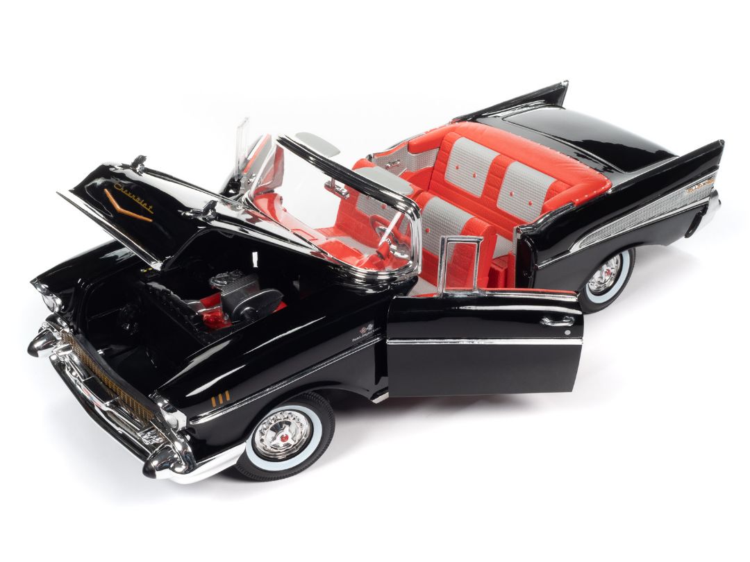 Auto World 1/18 James Bond 1957 Chevrolet Bel Air Convertible