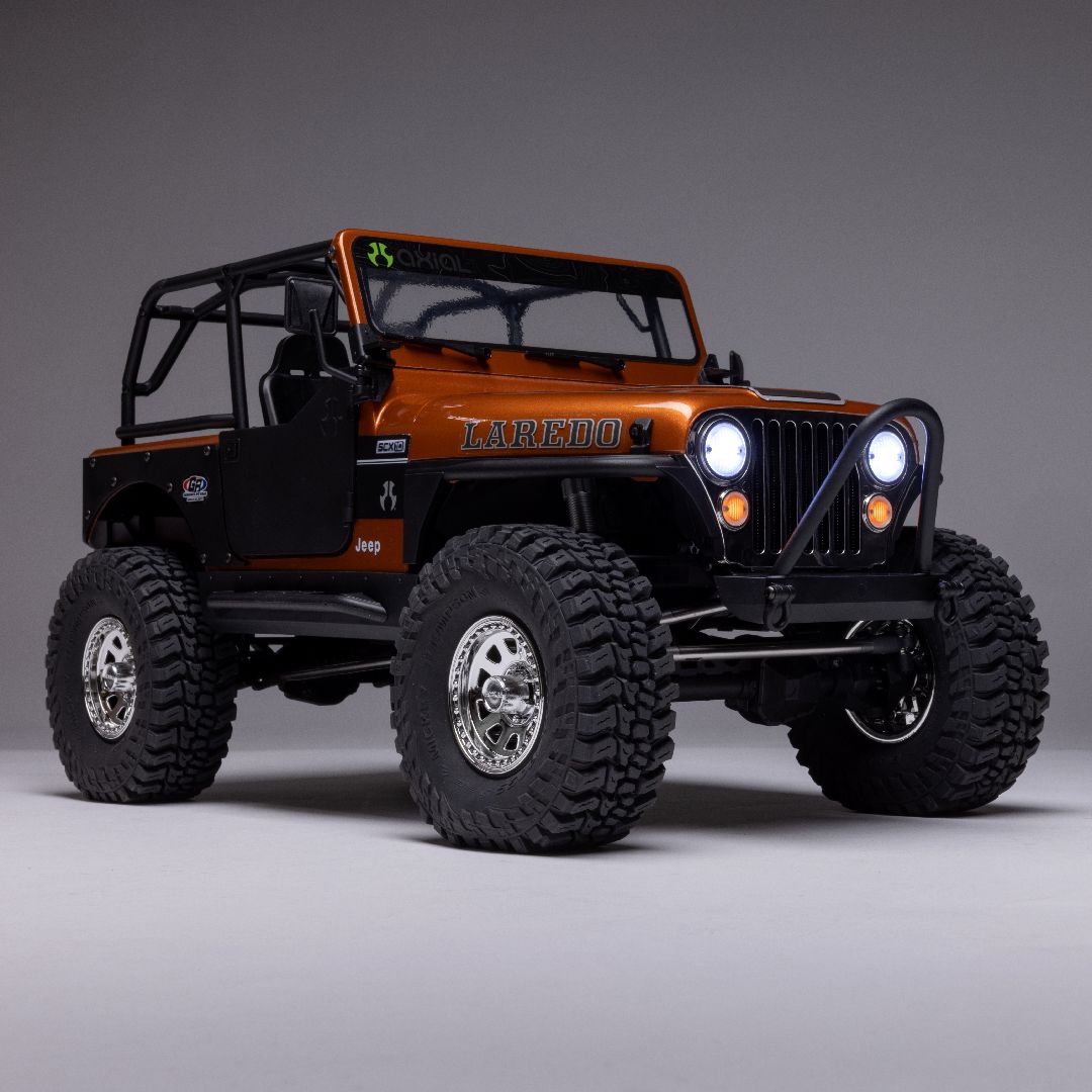 Axial 1/10 SCX10 III Jeep CJ-7 4X4 RTR Brushed Crawler - Copper