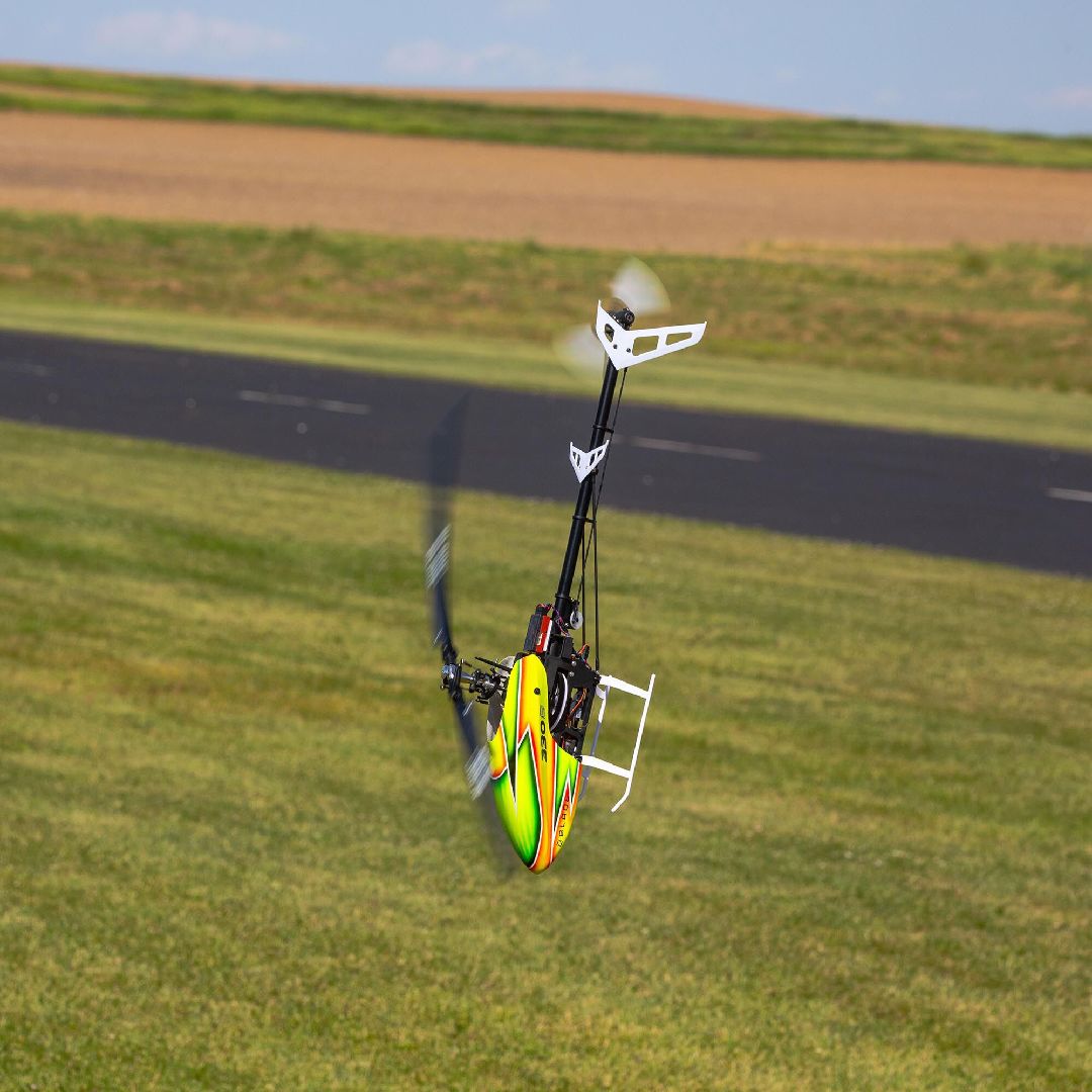 Blade Helicopters 330 S BNF Basic