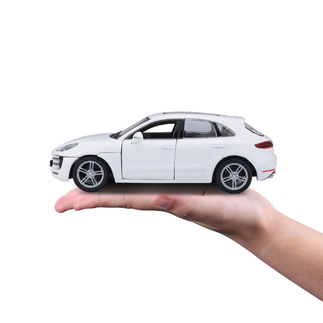 Bburago 1/24 Porsche Macan - White