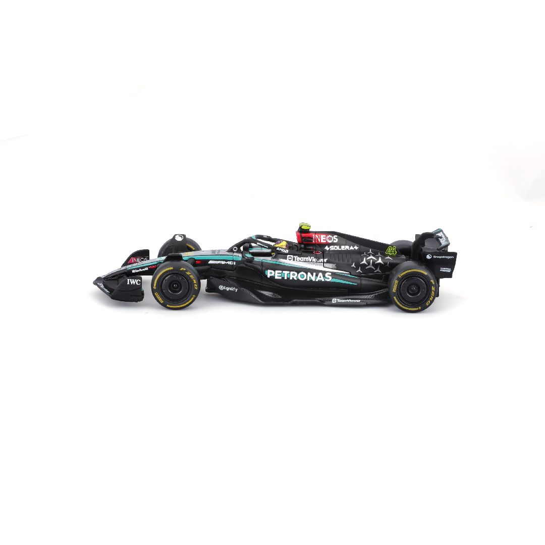 Bburago 1/43 F1 Mercedes W15 w/helmet (2024) - Hamilton #44