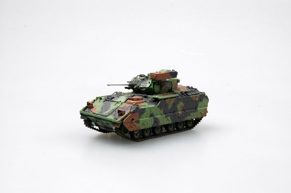 Easy Model 1/72 M2A2