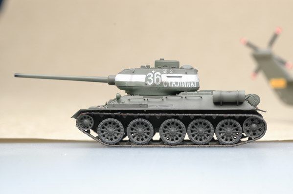 Easy Model 1/72 T-34/85 Model Russian Army - Click Image to Close