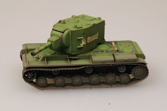 Easy Model 1/72 KV-2 tank with Russian Green