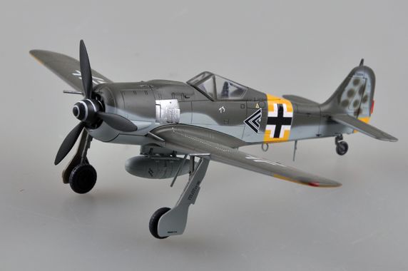 Easy Model 1/72 FW190A-6, I./JG54,Hanuptmann Walter Nowotny '43