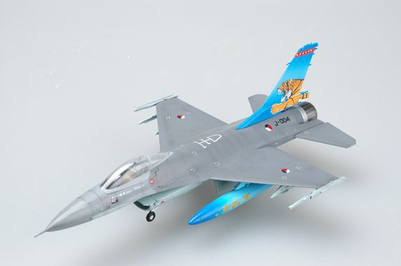 Easy Model 1/72 F-16A J-004 NTAF "TIGER MEET"
