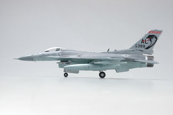 Easy Model 1/72 F-16C 187th FW 88-0399-AL