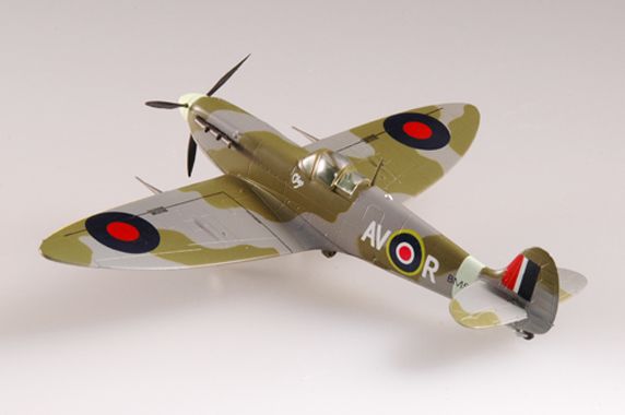 Easy Model 1/72 Spitfire Mk V RAF 121 Sqn 1942