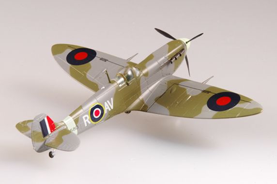 Easy Model 1/72 Spitfire Mk V RAF 121 Sqn 1942