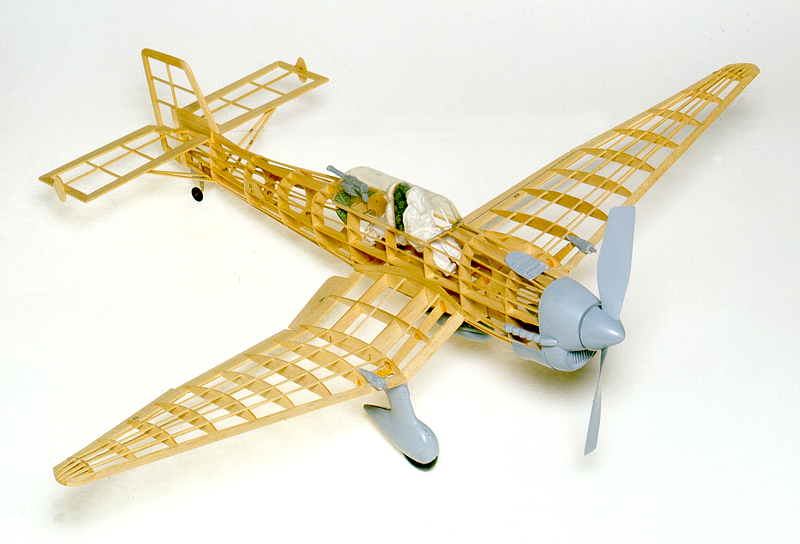 Guillow's 1/16 JU-87B Stuka Model Kit (1)