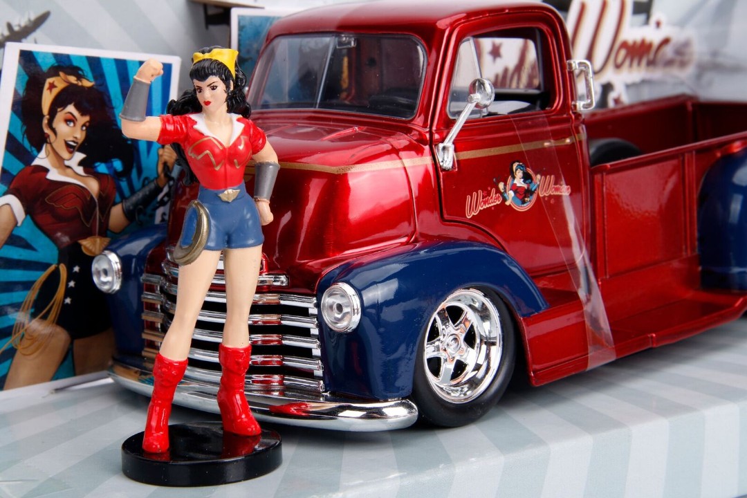 Jada 1/24 "DC Comics Bombshells" 1952 Chevy COE Pickup w/ figure