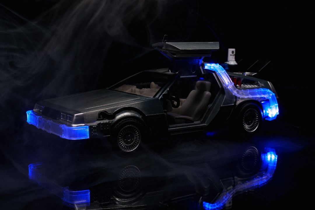 Jada 1/24 "Hollywood Rides" Back To The Future II Time Machine - Click Image to Close