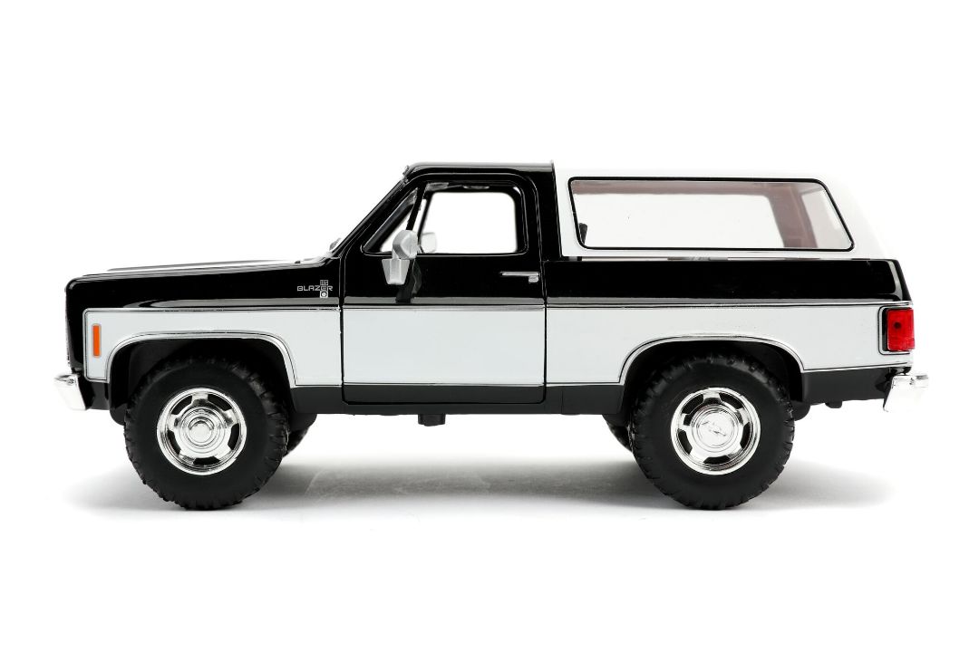 Jada 1/24 "Just Trucks" 1980 Chevy K5 Blazer Stock Glossy Black - Click Image to Close