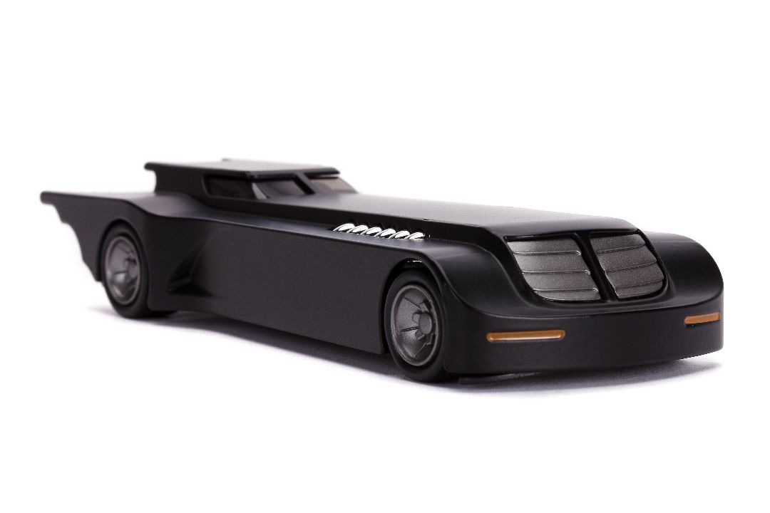 Jada 1/32 "Hollywood Rides" Animated Series Batmobile w/Batman - Click Image to Close