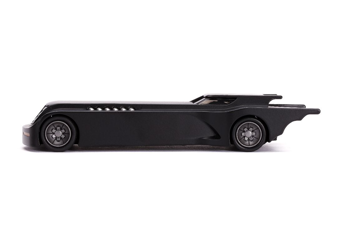 Jada 1/32 "Hollywood Rides" Animated Series Batmobile w/Batman - Click Image to Close