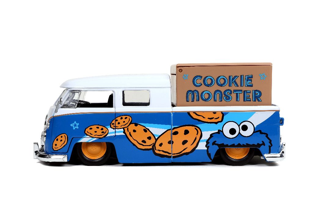 Jada 1/24 "Hollywood Rides" 1963 VW Bus & Cookie Monster - Click Image to Close