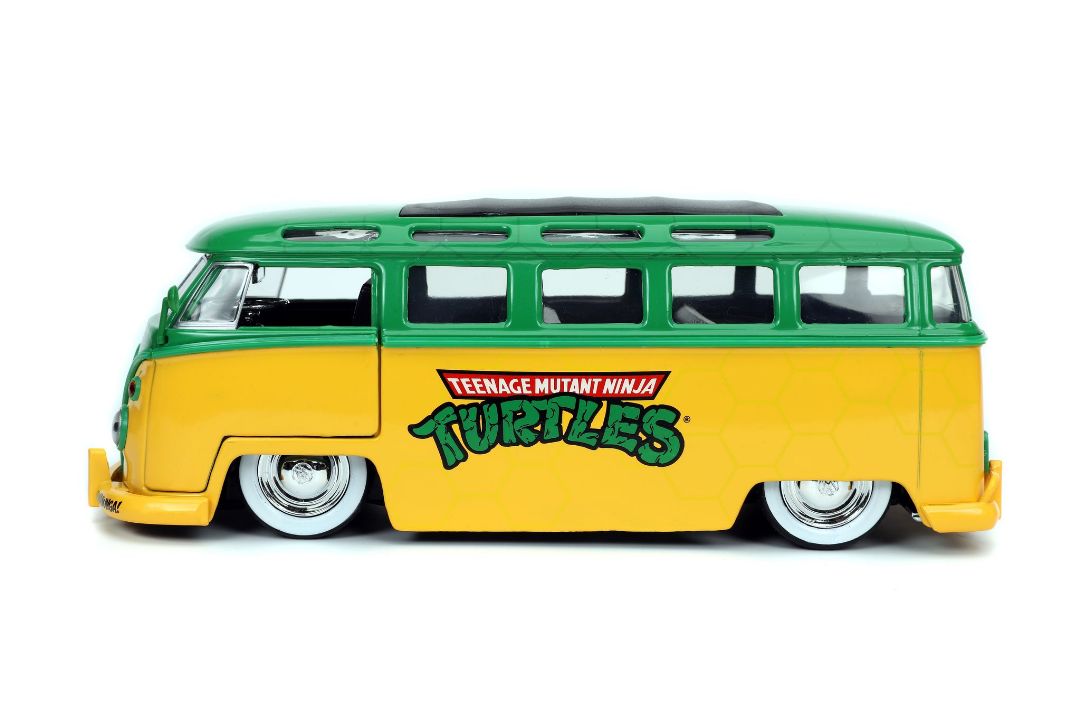 Jada 1/24 "Hollywood Rides" 1962 VW Bus w/Leonardo (TMNT) - Click Image to Close