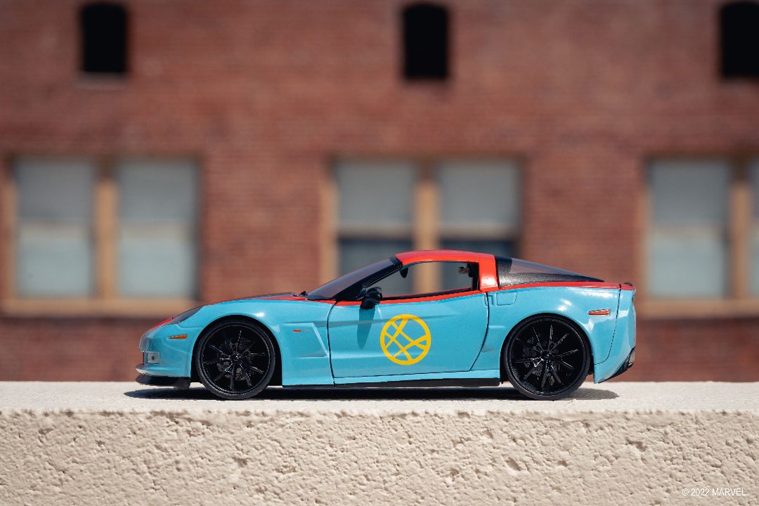 Jada 1/24 "Hollywood Rides" 2006 Corvette Z06 with Dr. Strange