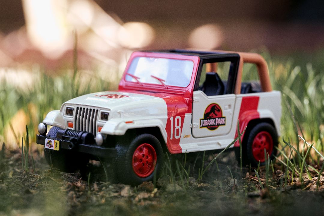 Jada 1/32 "Hollywood Rides" Jurassic World - Jeep Wrangler - Click Image to Close