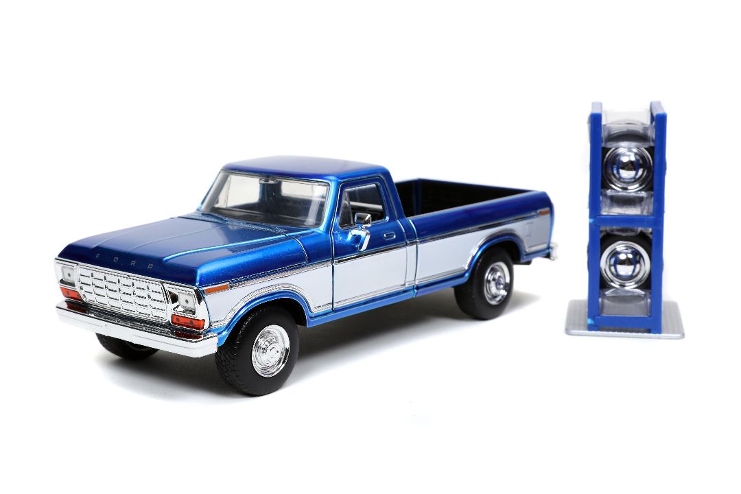 Jada 1/24 "Just Trucks" 1979 Ford F-150 w/ rack - Click Image to Close