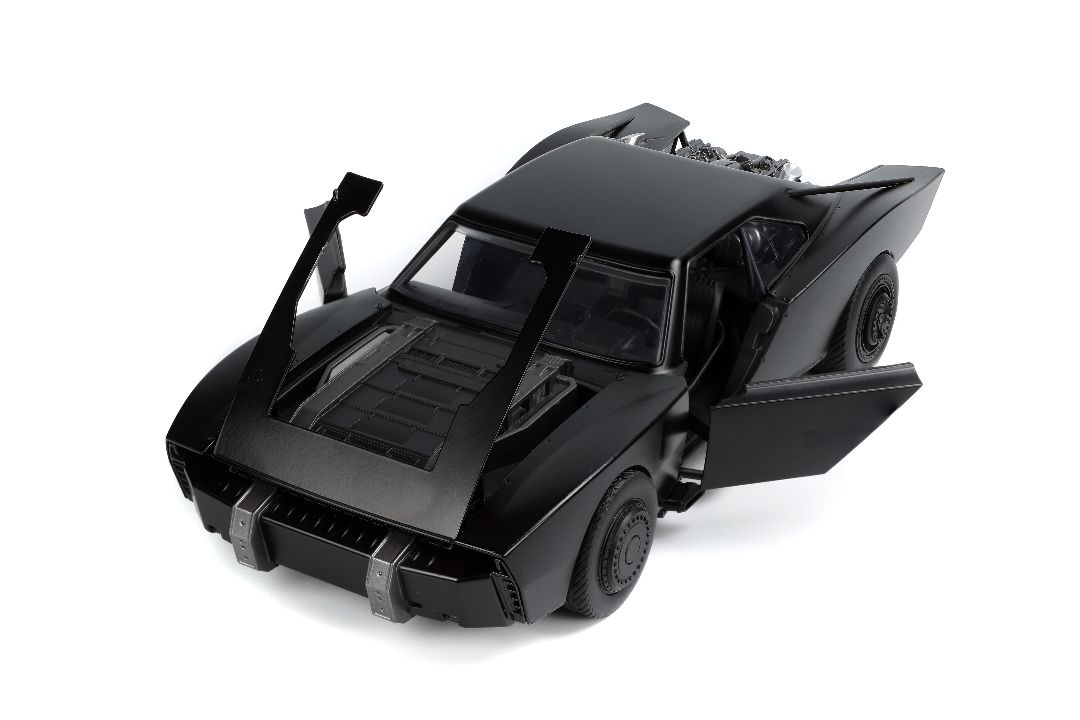 Jada 1/18 "Hollywood Rides" 2022 Batman Batmobile w/Batman