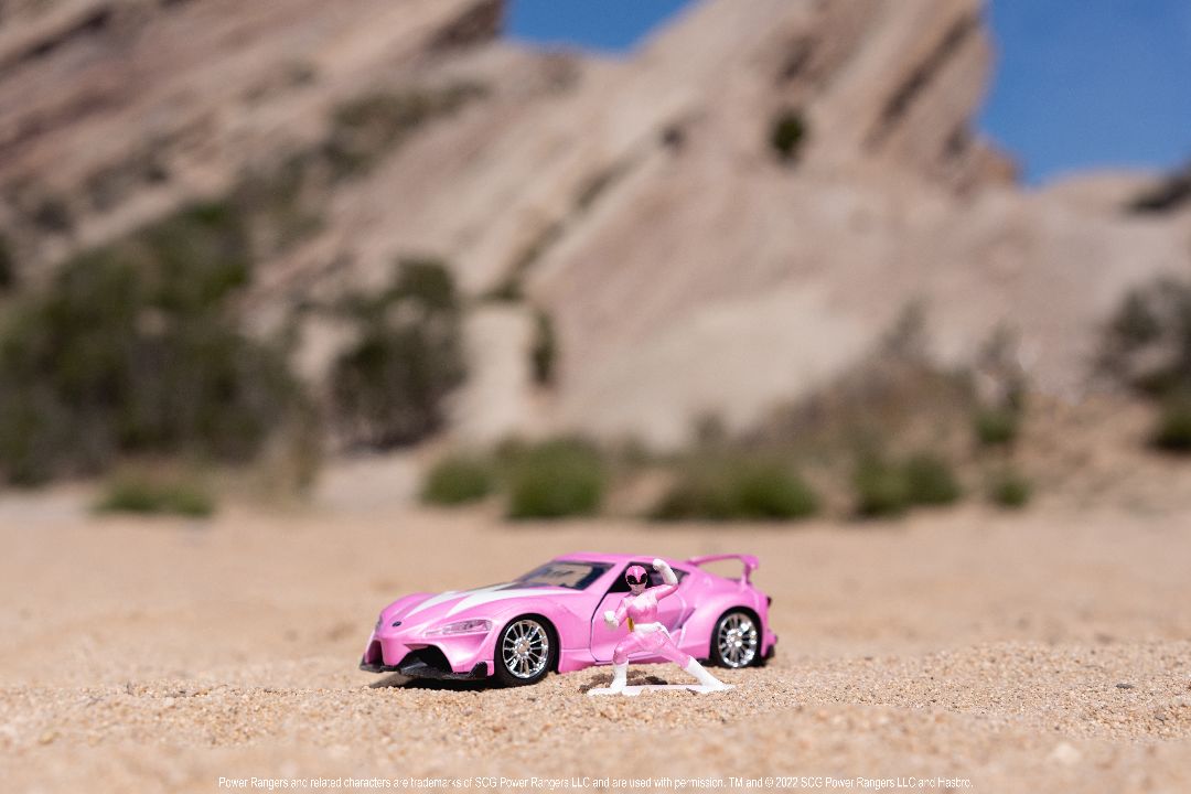 Jada 1/32 "Hollywood Rides" Toyota FT-1 Concept with Pink Ranger