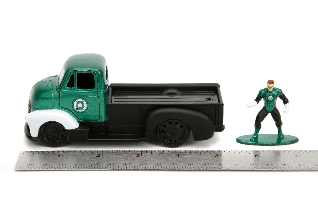 Jada 1/32 "Hollywood Rides" DC Comics 1952 Chevy COE Pickup - Click Image to Close