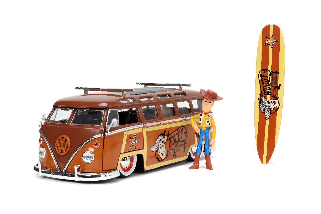 Jada 1/24 "Hollywood Rides" Disney 1962 VW Bus with Woody - Click Image to Close