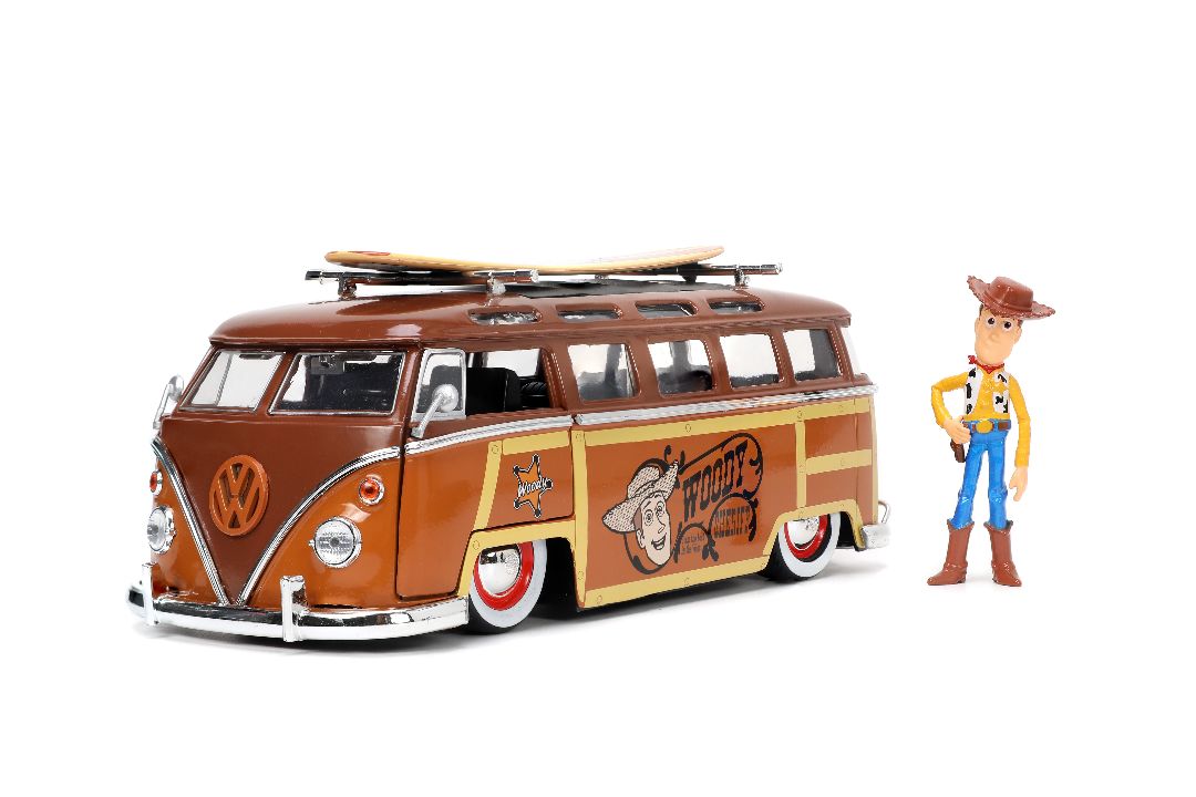 Jada 1/24 "Hollywood Rides" Disney 1962 VW Bus with Woody - Click Image to Close