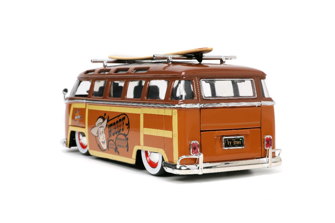 Jada 1/24 "Hollywood Rides" Disney 1962 VW Bus with Woody - Click Image to Close