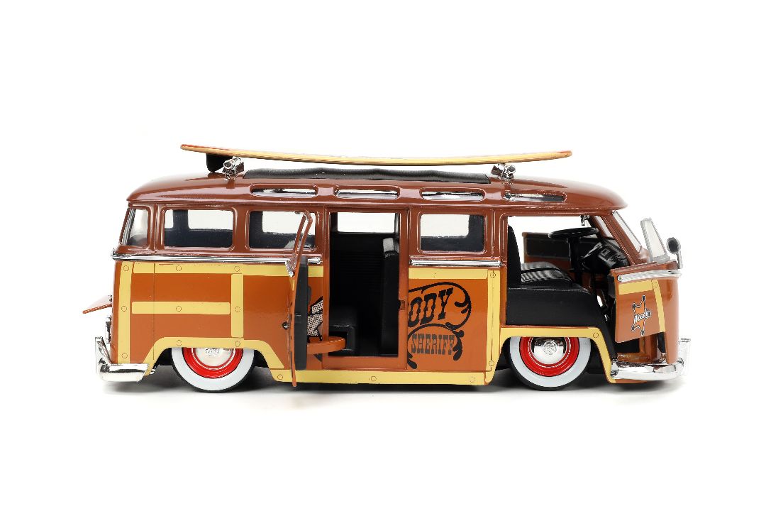 Jada 1/24 "Hollywood Rides" Disney 1962 VW Bus with Woody