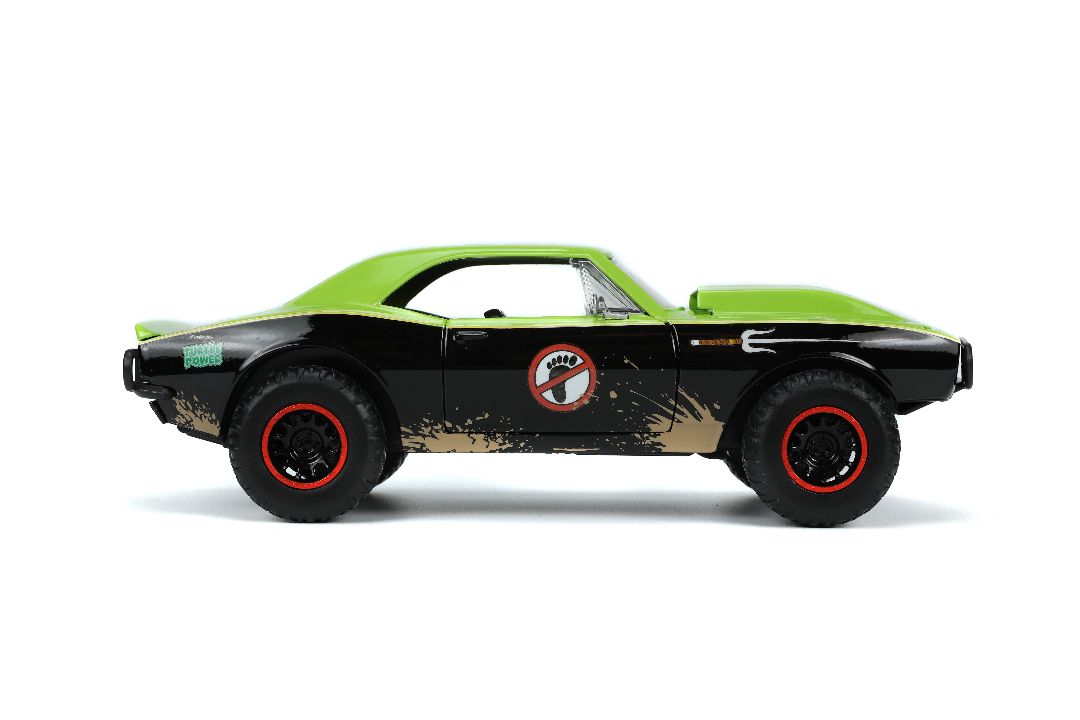 Jada 1/24 "Hollywood Rides" TMNT 1967 Chevy Camaro with Raphael