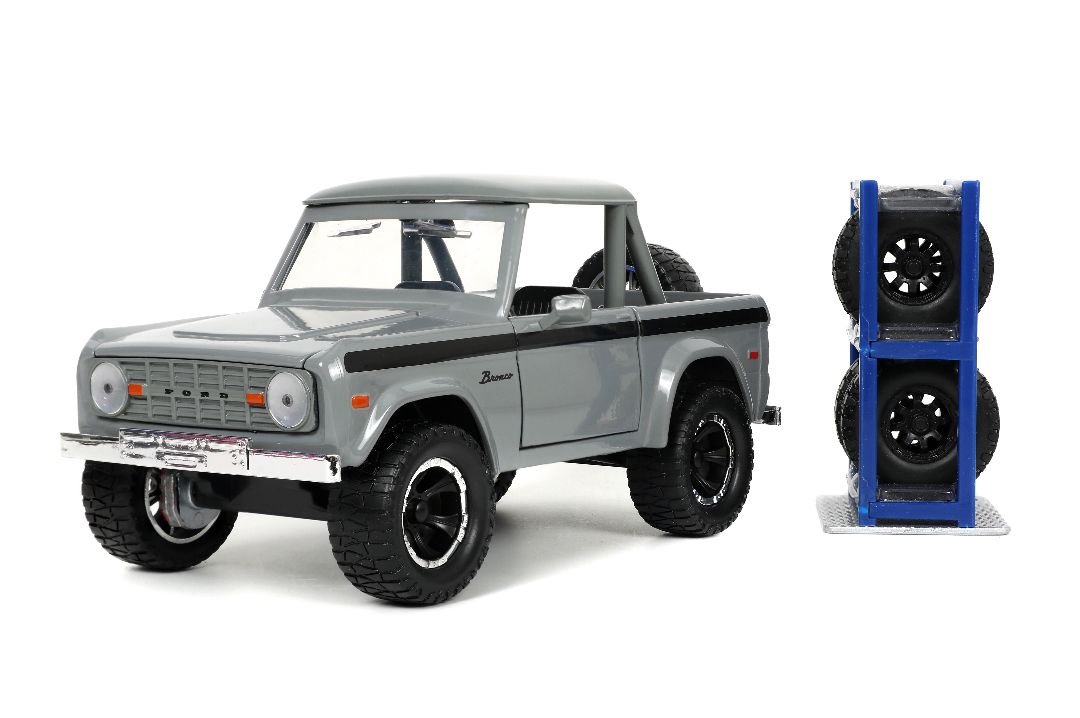 Jada 1/24 "Just Trucks" with Rack - 1973 Ford Bronco - Click Image to Close